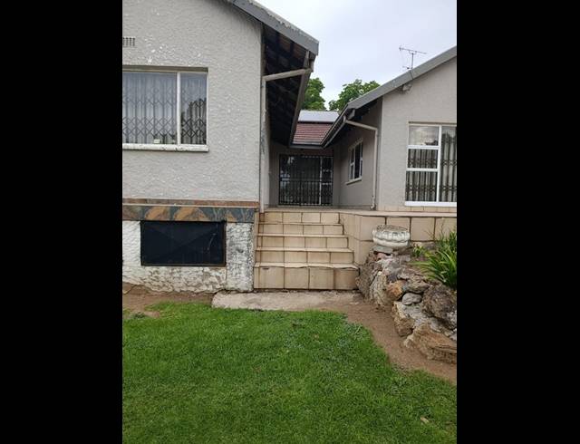 4 BEDROOM PROPERTY TO RENT IN KEW